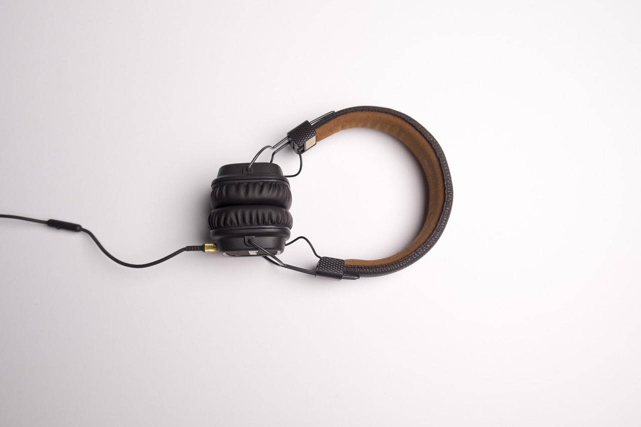 headphones-1868612_1280